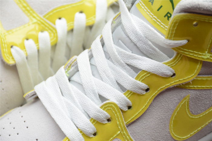 Jordan 1 Mid Opti Yellow (W) DA5552-107