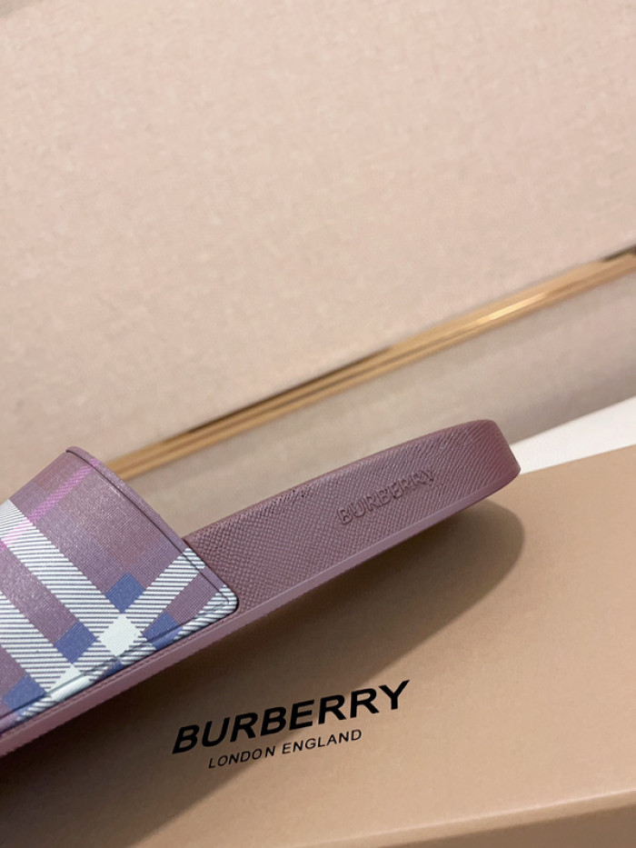 BURBERRY SLIDES