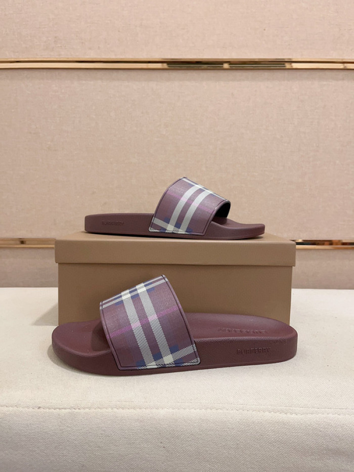 BURBERRY SLIDES
