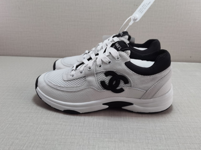 CHANEL sneaker