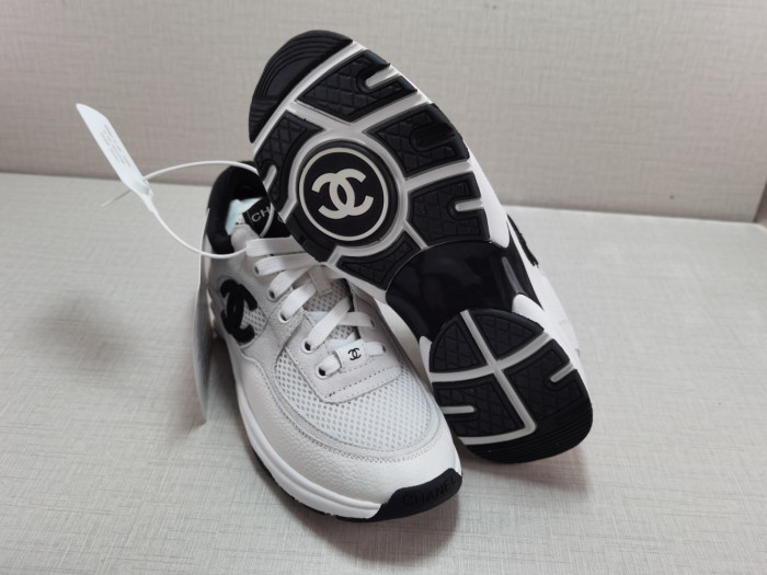 CHANEL sneaker