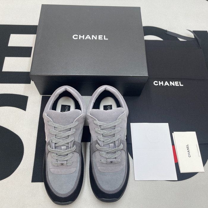 CHANEL sneaker