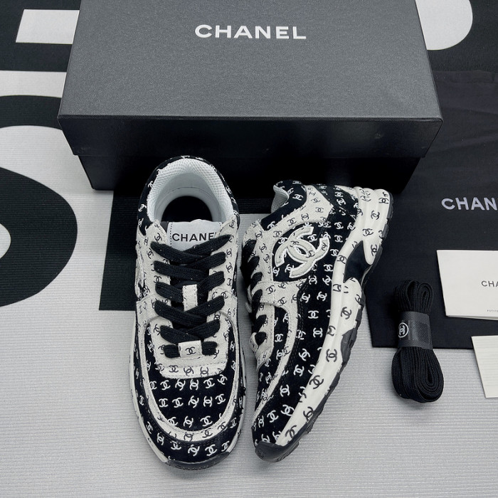CHANEL sneaker