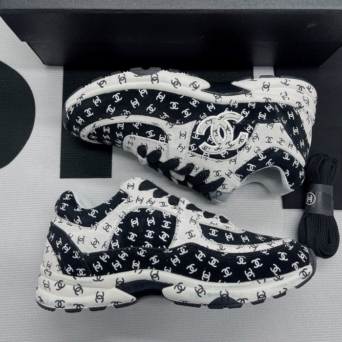 CHANEL sneaker