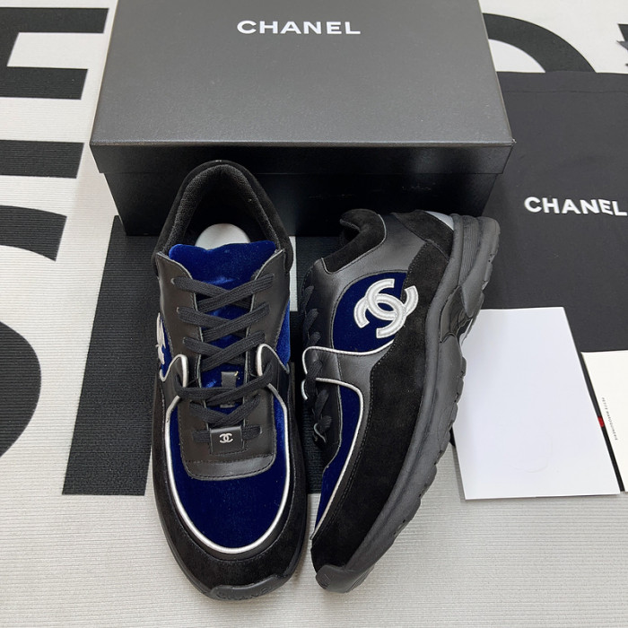 CHANEL sneaker