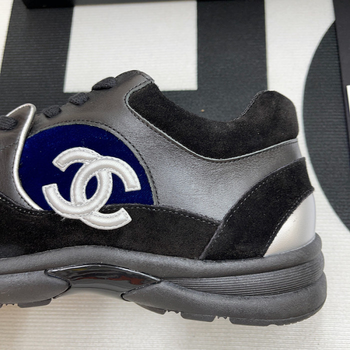 CHANEL sneaker