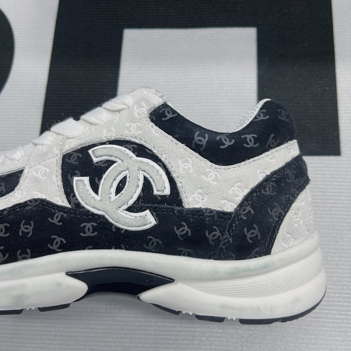 CHANEL sneaker
