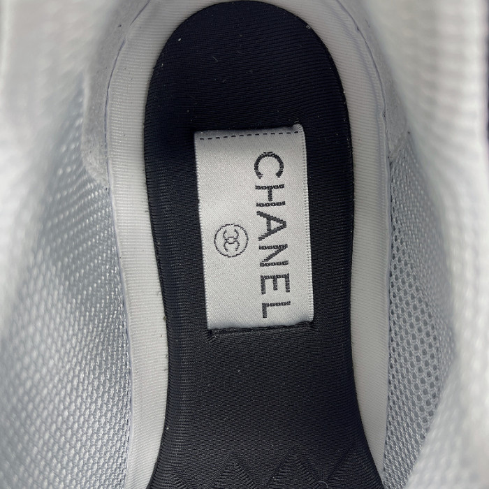 CHANEL sneaker