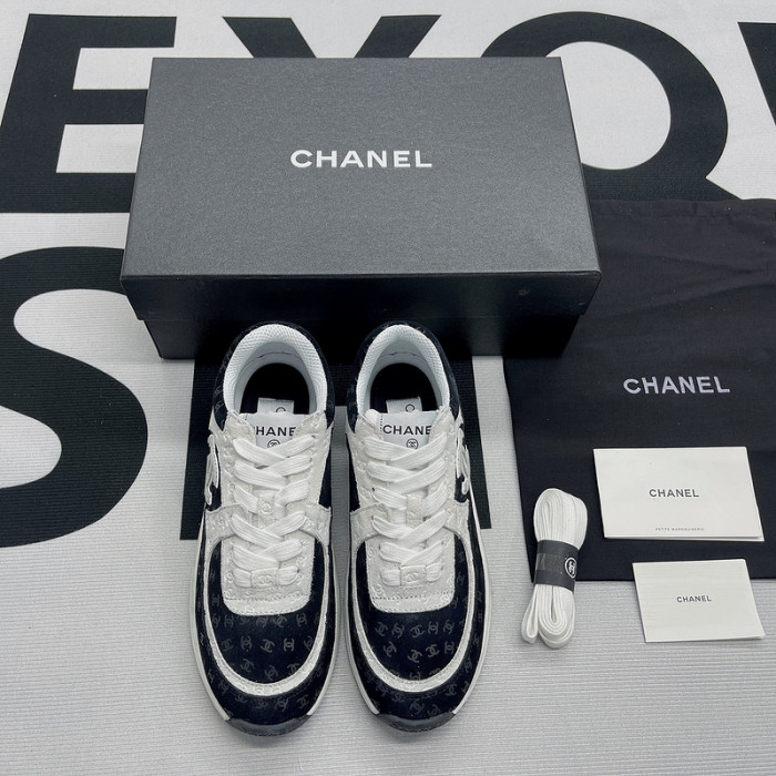 CHANEL sneaker