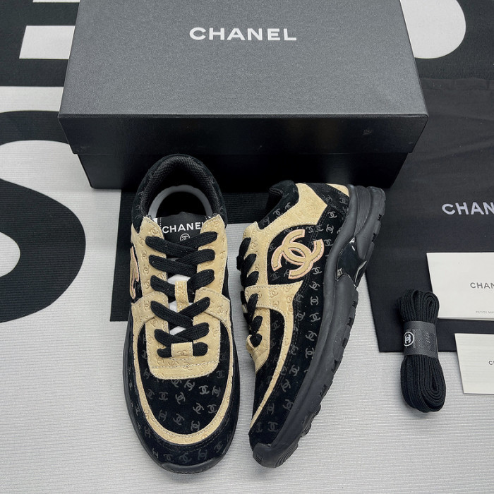 CHANEL sneaker