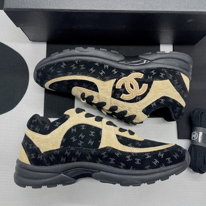 CHANEL sneaker