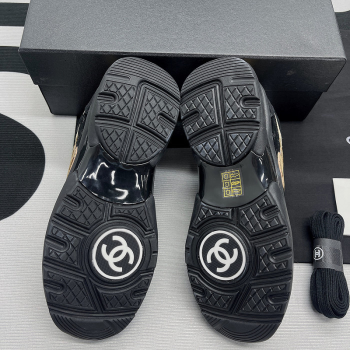 CHANEL sneaker