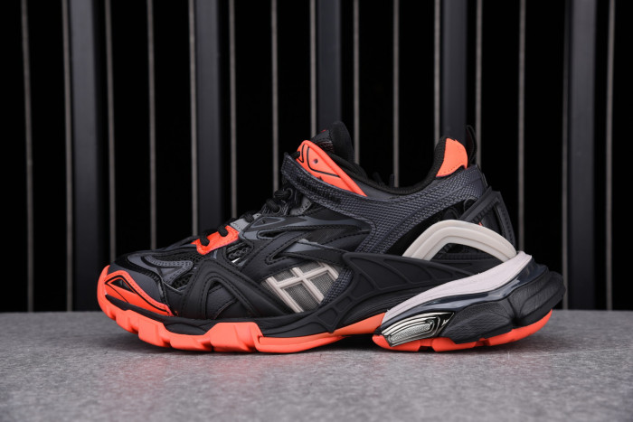 Ba*len*cia*ga track trainer