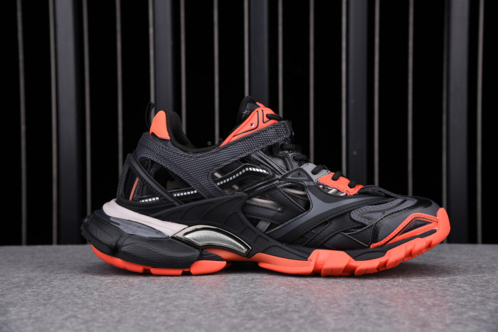 Ba*len*cia*ga track trainer