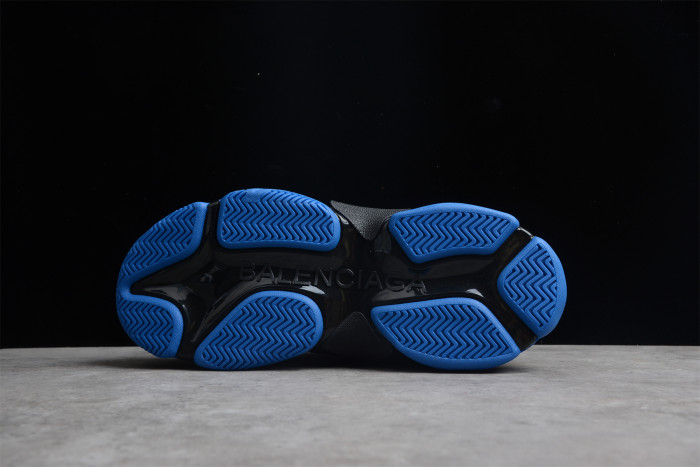 Ba*len*cia*ga triple s sneaker in blue 536737-w20c5-0107