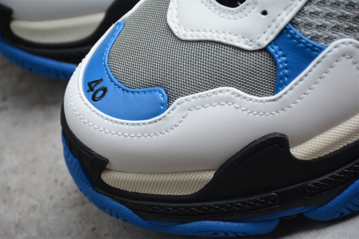 Ba*len*cia*ga triple s sneaker in blue 536737-w20c5-0107