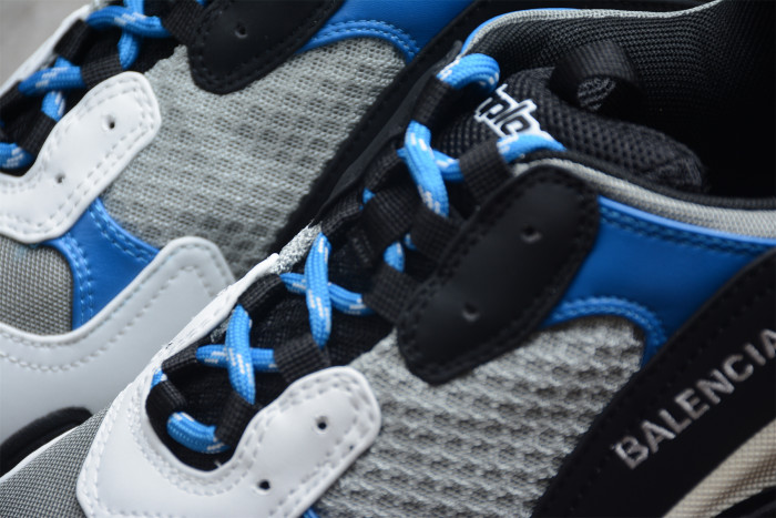 Ba*len*cia*ga triple s sneaker in blue 536737-w20c5-0107