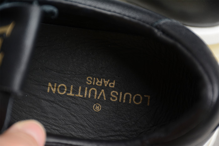 LOU VUIT SCI-FI SNEAKERS