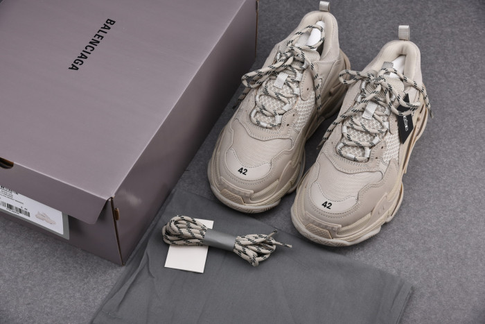 Balenciaga Triple S Beige (W) 524039W2FW19700
