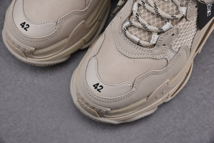 Balenciaga Triple S Beige (W) 524039W2FW19700